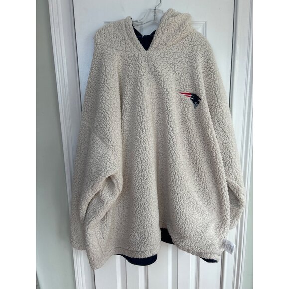 NFL Team Apparel New England Patriots Reversible Sherpa Hoodie Blue Pullover O/S - Picture 12 of 12